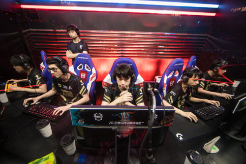 通过假开团 通过假开团